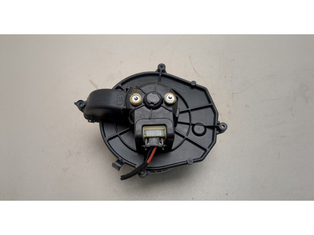 Моторчик печки  Peugeot Partner 2008-2012        