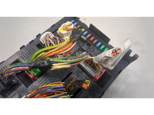 Блок BSI  Peugeot 5008 2009-2016      28119759   