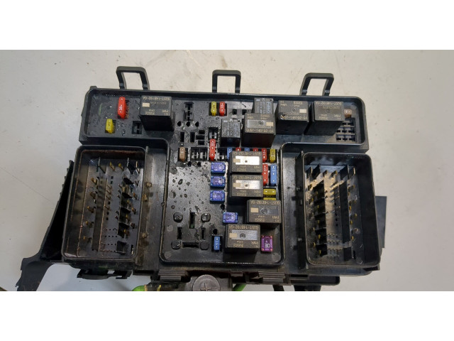 Блок предохранителей  Lincoln MKZ 2016-2020         