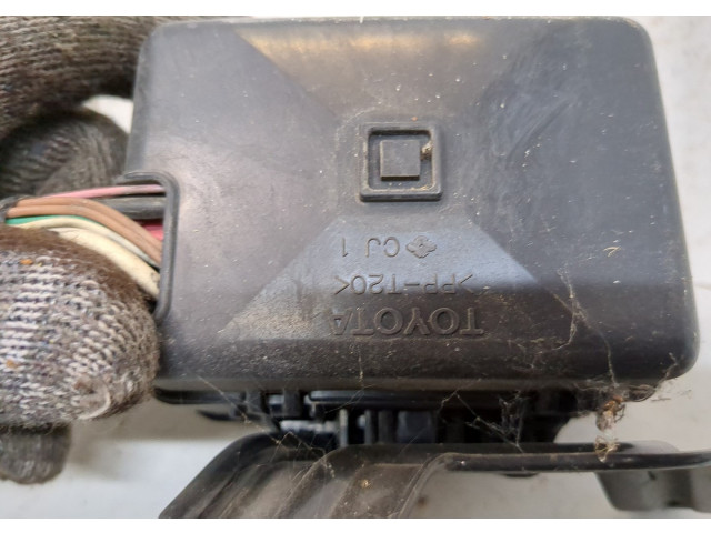 Блок реле  Toyota Highlander 2 2007-2013         