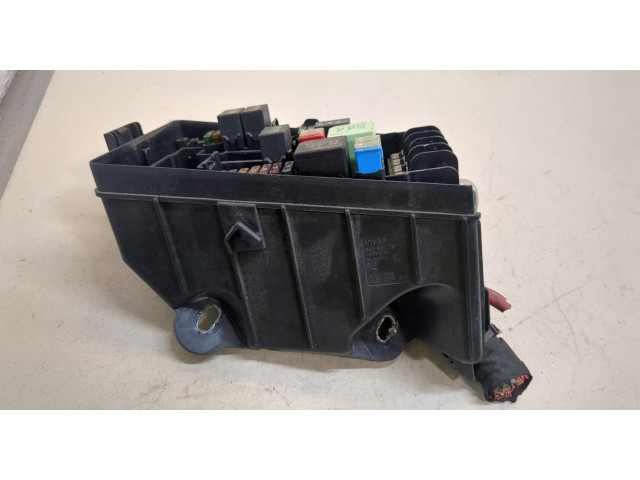 Блок предохранителей  Volkswagen Golf 7 2012-2020      5Q0937125A   