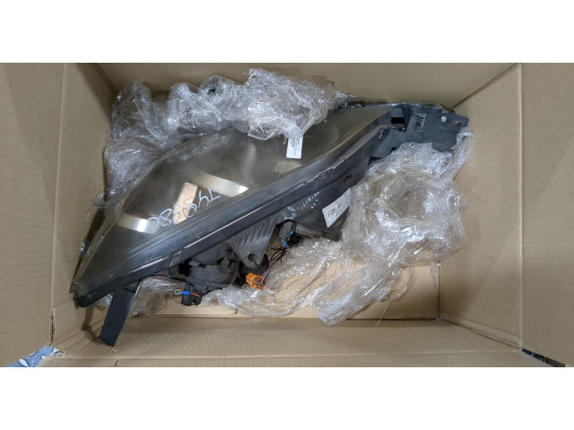 Фара передняя  Mazda 3 (BK) 2003-2009 левая 