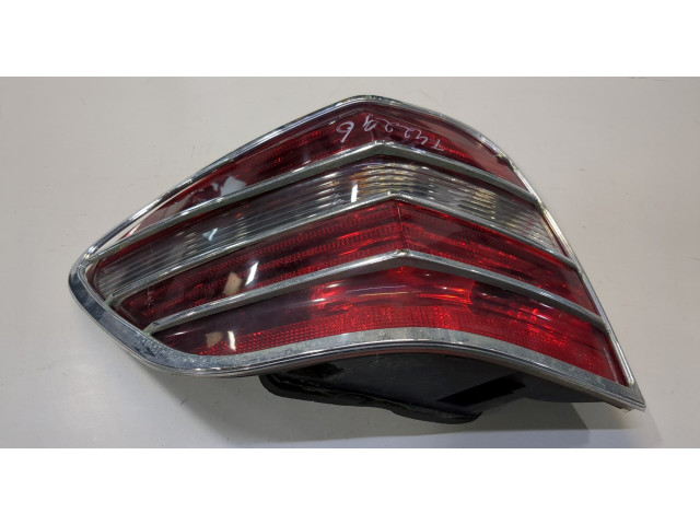 Задний фонарь          