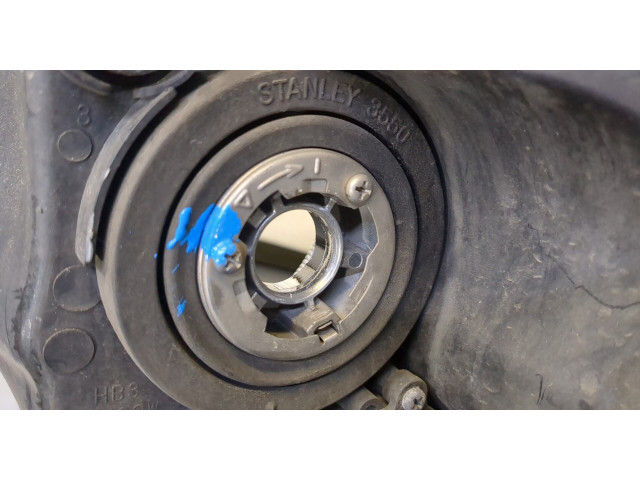 Фара передняя Mitsubishi Outlander XL 2006-2012 правая