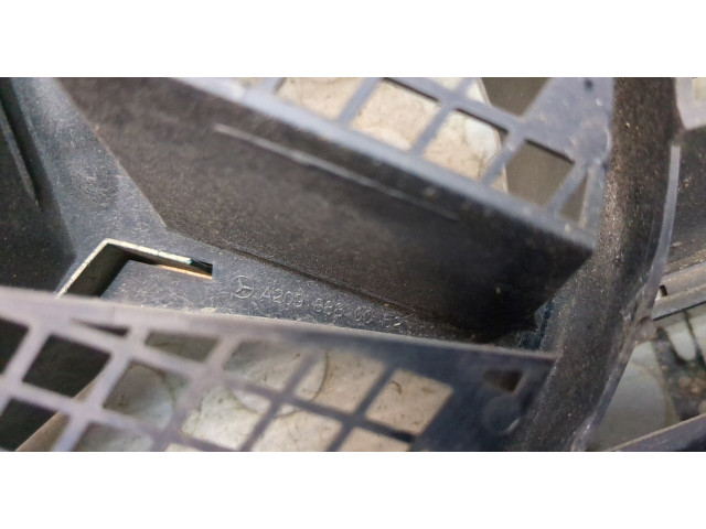 Решетка радиатора Mercedes CLK W209 2002-2009