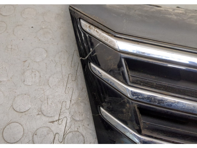 Решетка радиатора  Volkswagen Passat 7 2010-2015 Европа          3AA853651
