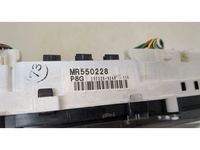 Панель приборов Mitsubishi Montero Sport / Pajero Sport 1996-2008 MR763433