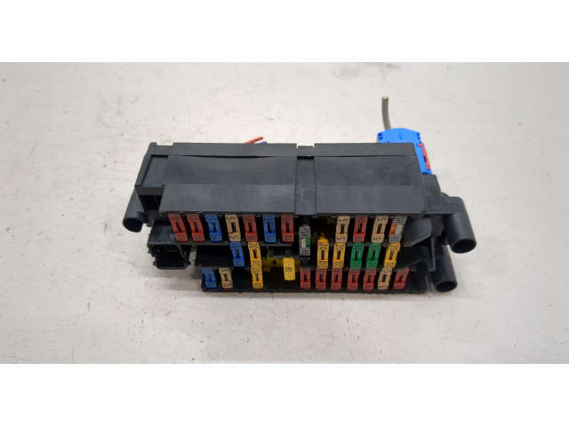 Блок предохранителей  Peugeot 406 1999-2004         