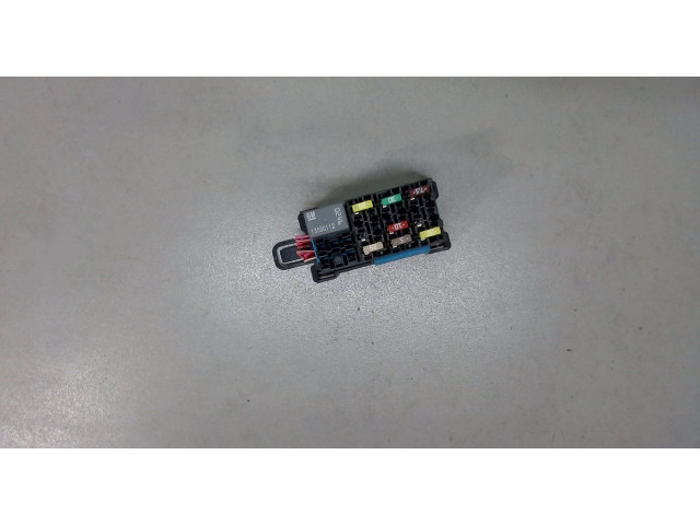 Блок предохранителей  Chevrolet Camaro 2009-2013      13500112    3.6