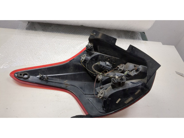 Задний фонарь          