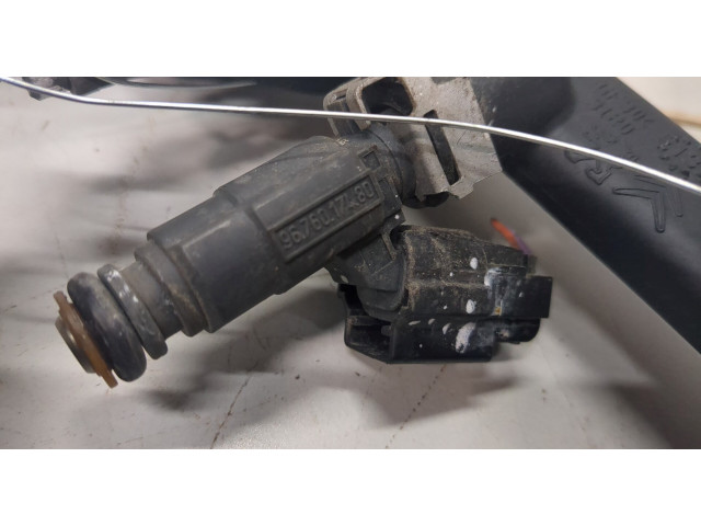 Форсунка топливная Peugeot 208