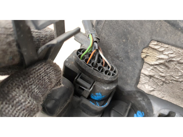 Фара передняя  Ford Focus 2 2008-2011 левая 