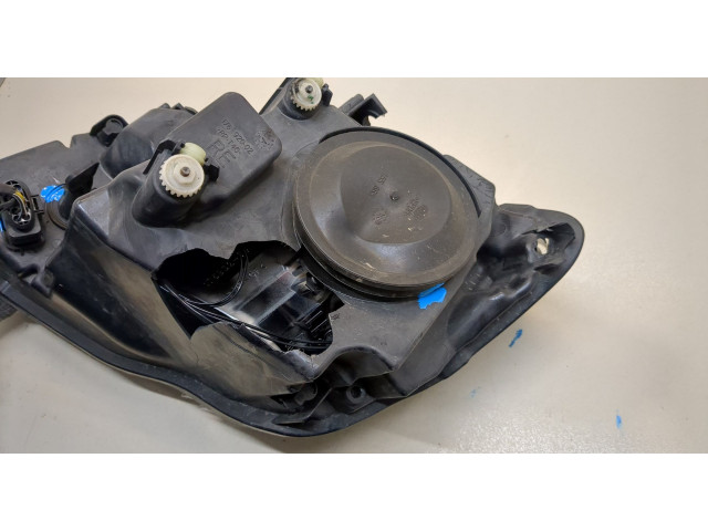 Фара передняя  Volkswagen Caddy 2004-2015 правая 