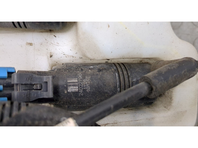 Бачок омывателя  Cadillac SRX 2004-2009    