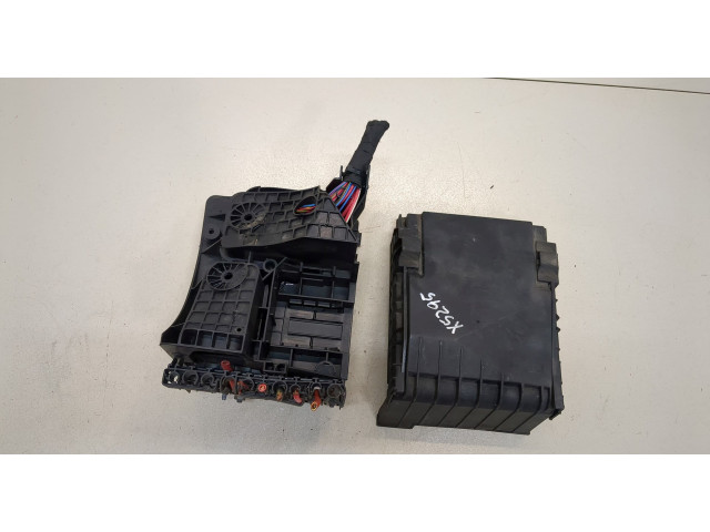 Блок предохранителей Skoda Octavia (A5) 2004-2013