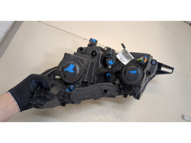 Фара передняя  Peugeot 2008 2013-2019 правая 