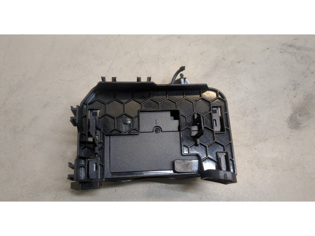 Блок комфорта  Volkswagen Tiguan 2020-      5WA035284E  