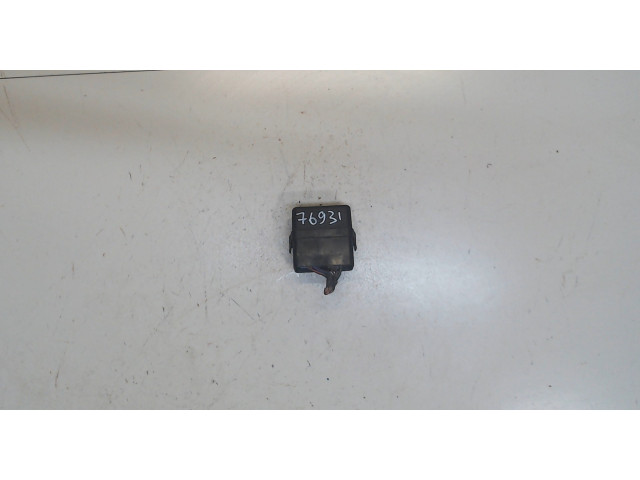 Блок реле Mitsubishi Pajero / Montero 2000-2006 MR495668 3.5