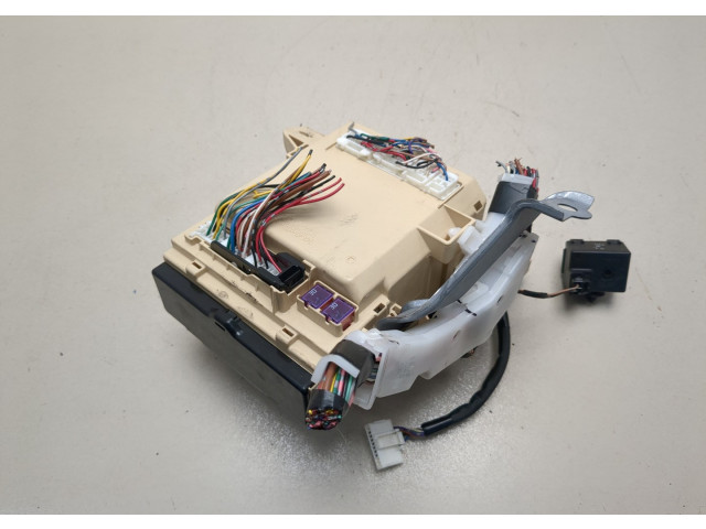 Блок предохранителей  Toyota Camry V40 2006-2011         