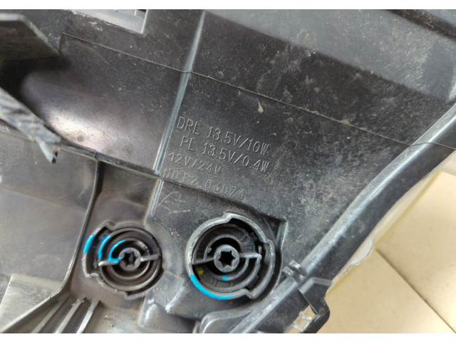 Фара передняя  Peugeot 5008 2009-2016 левая 