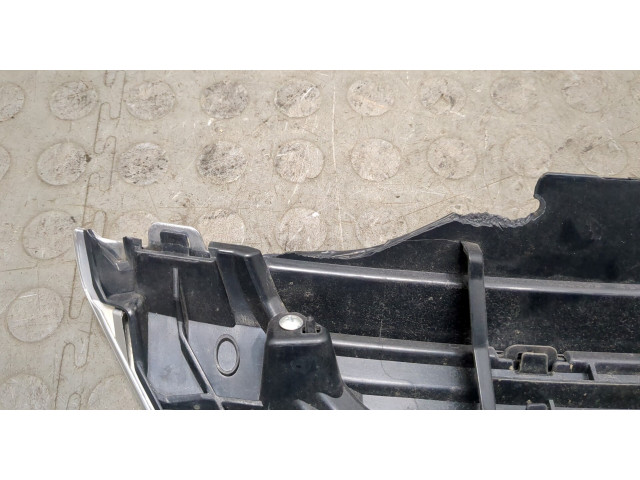 Решетка радиатора  Mitsubishi Outlander 2018-          