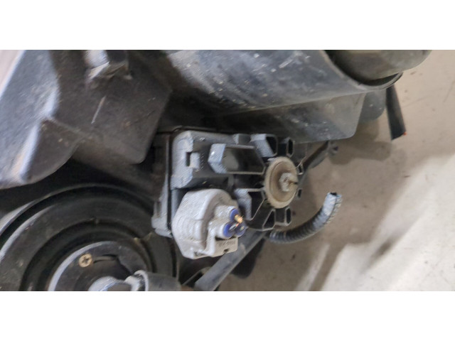 Фара передняя Suzuki Grand Vitara 2005-2015 правая