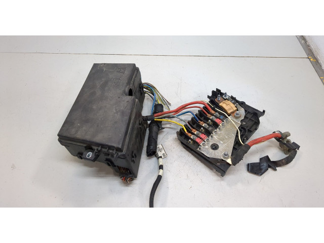 Блок предохранителей  Ford Focus 3 2014-2019      AV6Z14A003AA, CV6Z14A003BA, 14A068   