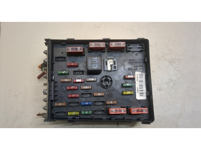 Блок предохранителей  Volkswagen Passat 6 2005-2010      3C0937125   