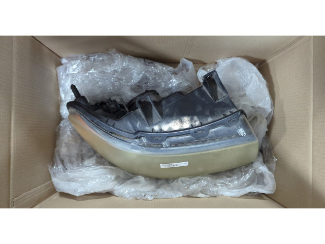 Фара передняя Ford Expedition 2002-2006 правая