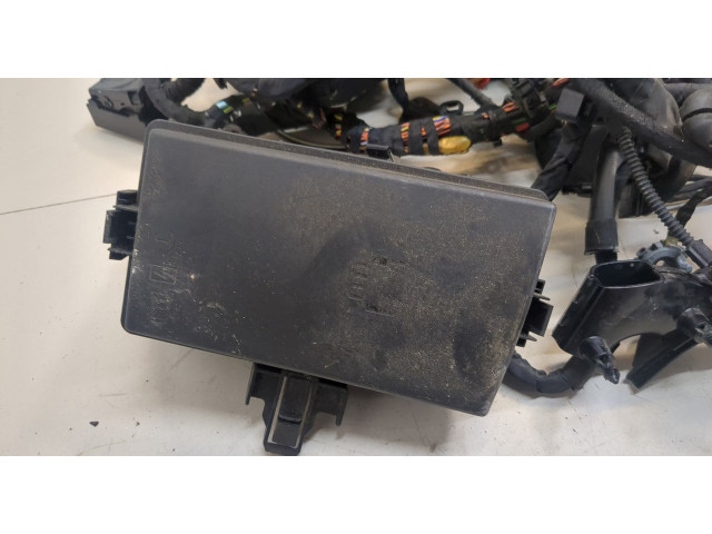 Блок предохранителей  Volkswagen Atlas Cross Sport 2019-      5Q0937132C, 5Q0937132D, 5Q0937125G, 5Q0937125B, 5Q0907361G, 5Q0907361D   