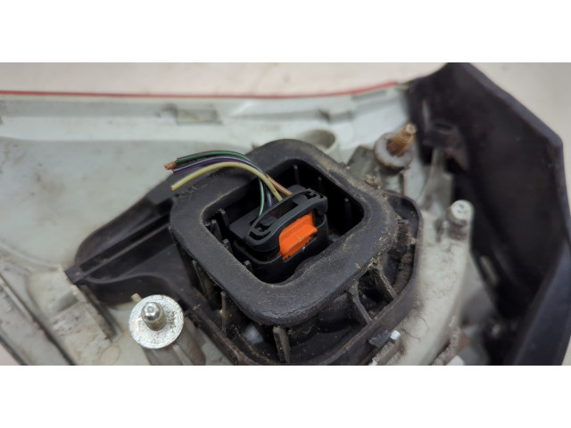 Задний фонарь 1K6945096AA