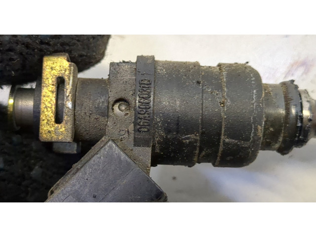 Форсунка топливная Volkswagen Golf 4 1997-2005 06A906031D, 06A133317L