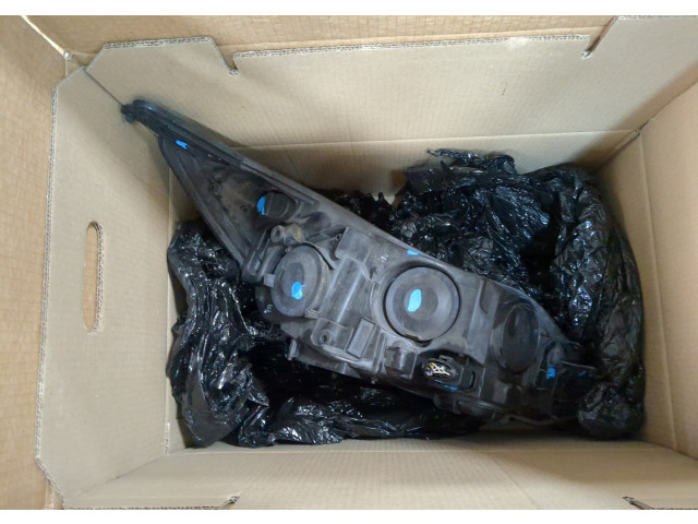 Фара передняя  Ford Focus 3 2011-2015 левая 