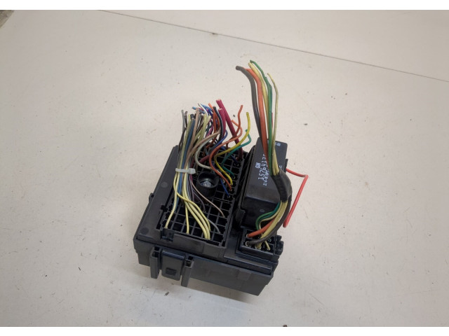 Блок предохранителей  Cadillac Escalade 2 2000-2006      15058033   