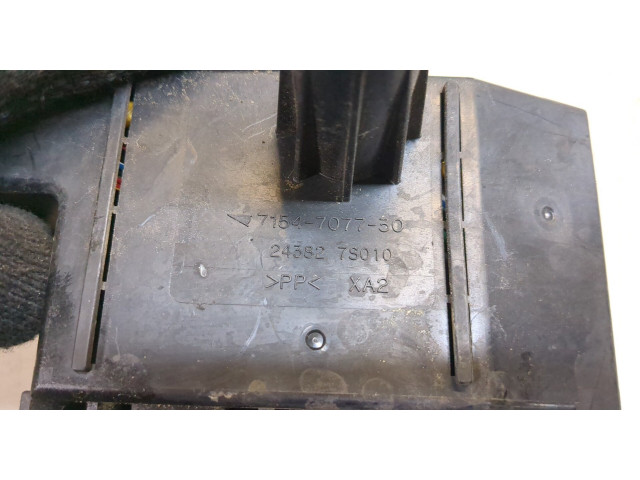 Блок предохранителей Infiniti QX56 2004-2010