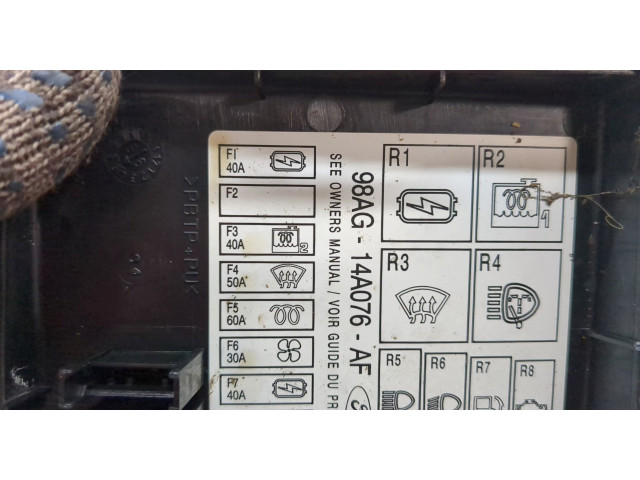 Блок предохранителей  Ford Focus 1 1998-2004         
