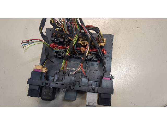 Блок комфорта Volkswagen Caddy 2004-2010 3c0937049