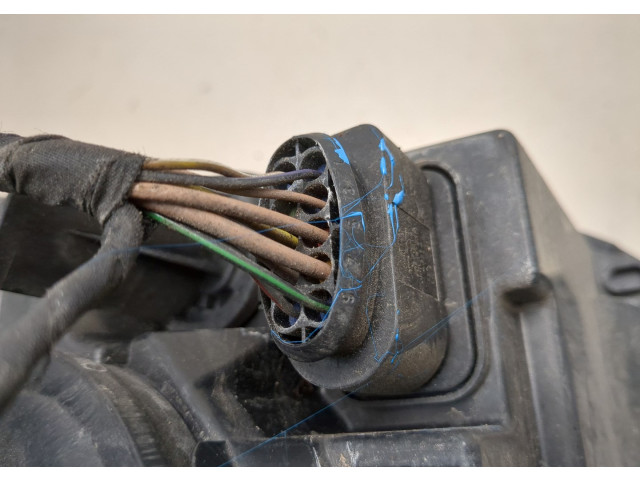 Фара передняя Volkswagen Jetta 5 2005-2011 правая