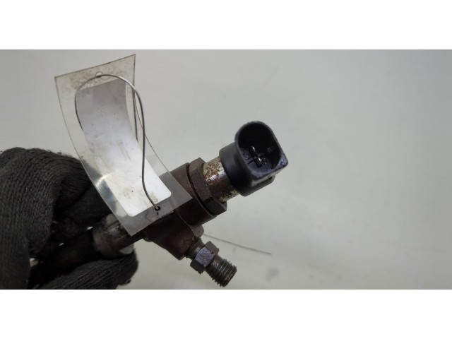 Форсунка топливная Skoda Rapid 2012-2020 03L130277B