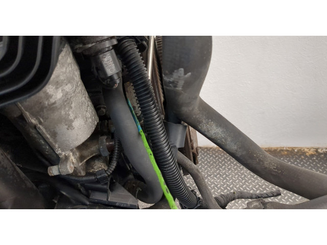 Форсунка топливная  Skoda Octavia (A5) 2004-2013    038130073AG     