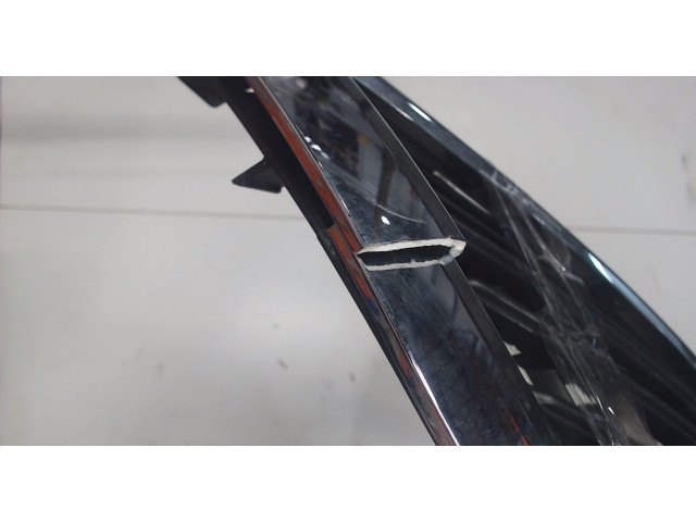 Решетка радиатора  KIA Sportage 2010-2016           