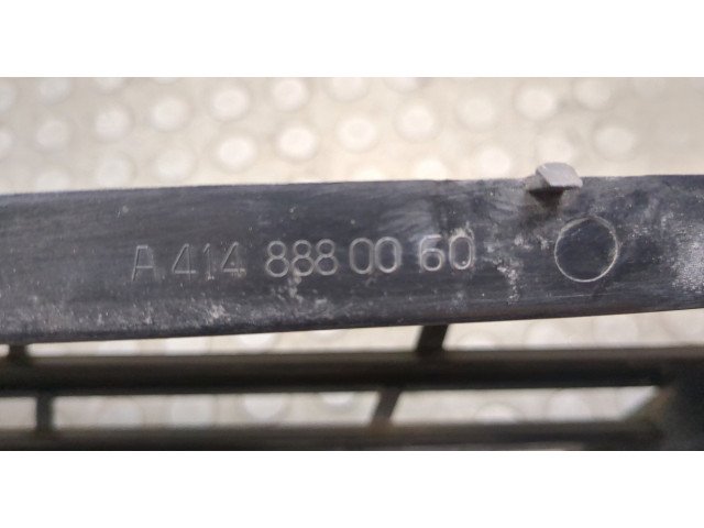 Решетка радиатора Mercedes Vaneo 2001-2005 A4148880060