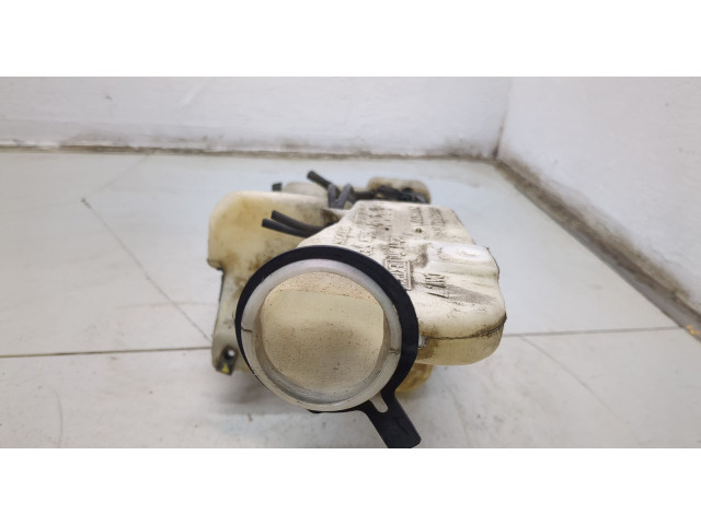 Бачок омывателя Cadillac Escalade 2 2001-2006 12487671