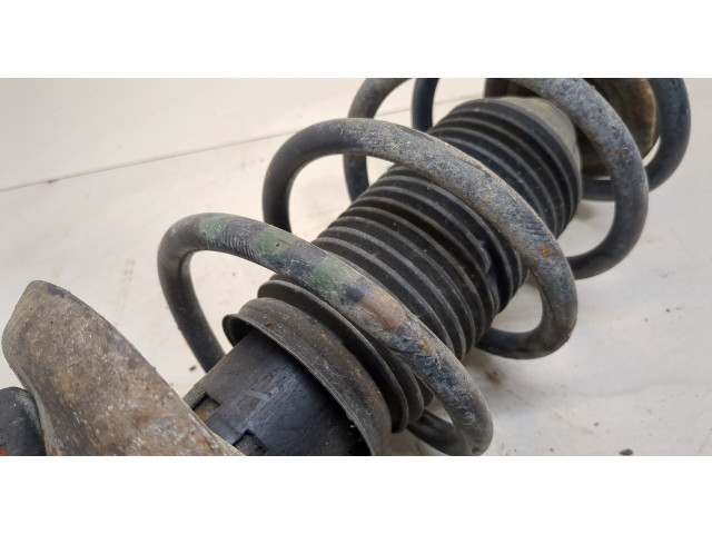 Стойка амортизатора  Volkswagen Golf 4 1997-2005 1J0413031S     