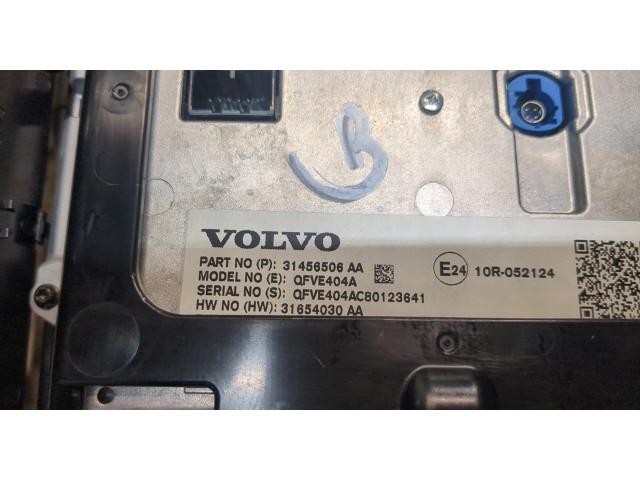 Дисплей мультимедиа  Volvo XC40        
