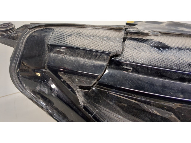 Фара передняя  Skoda Kodiaq правая 