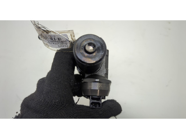 Форсунка топливная Volkswagen Golf 5 2003-2009 038130073BN