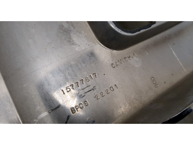 Решетка радиатора  Hummer H2          15777617