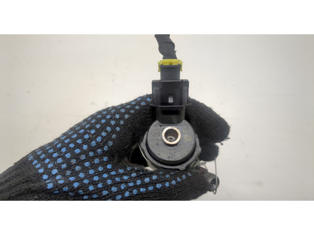 Форсунка топливная  KIA Ceed 2007-2012    3380027400     