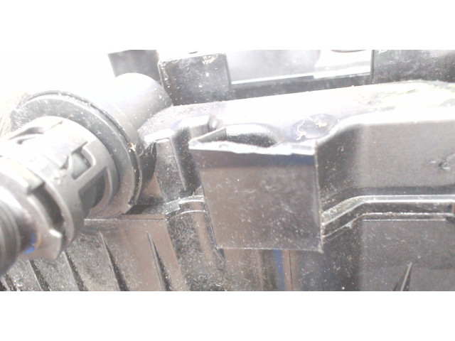 Клапанная крышка двигателя ДВС Ford Focus 3 2011-2015 2353520, CM5G-6K271-CM